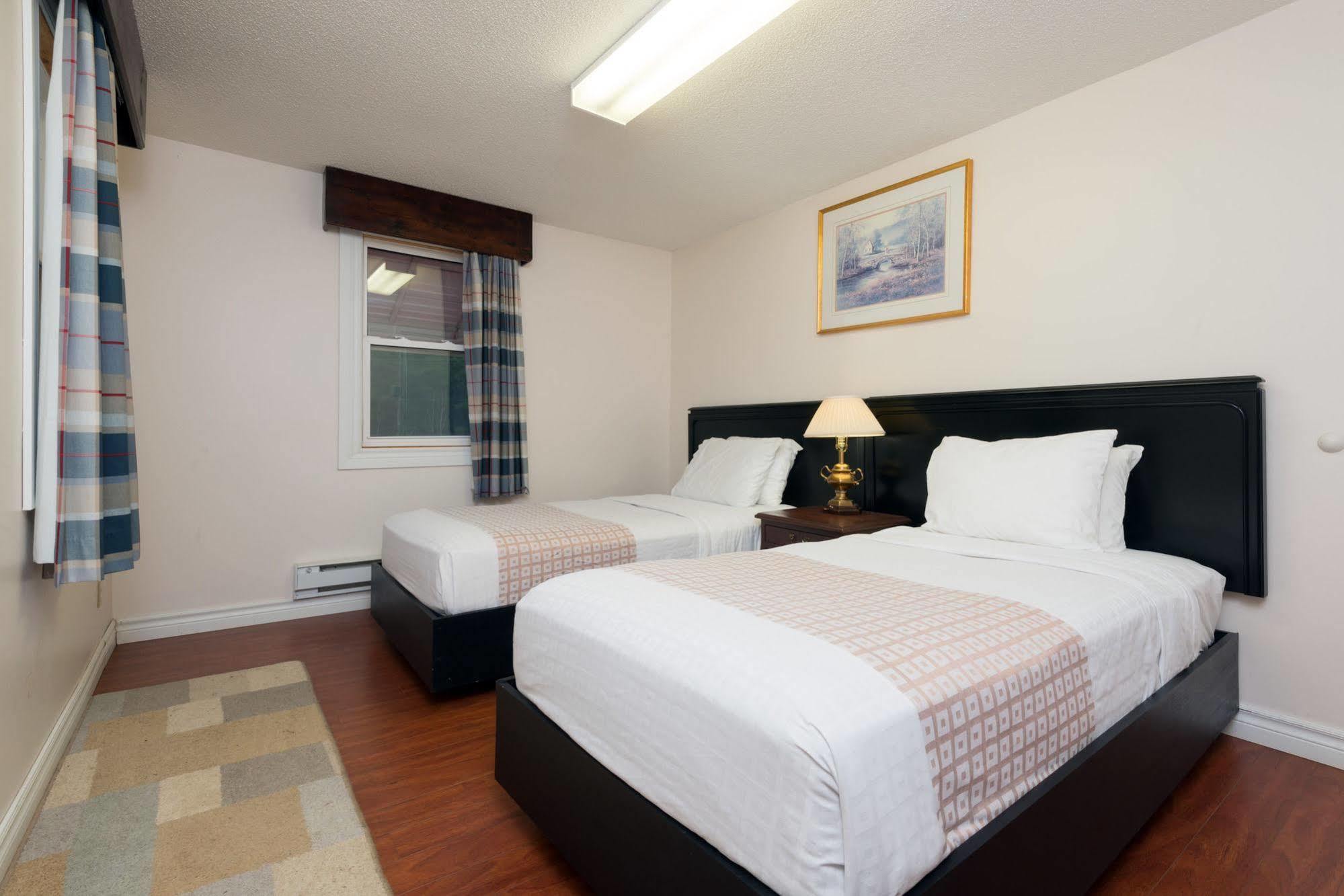 Leelas Villa Inn Flesherton Esterno foto